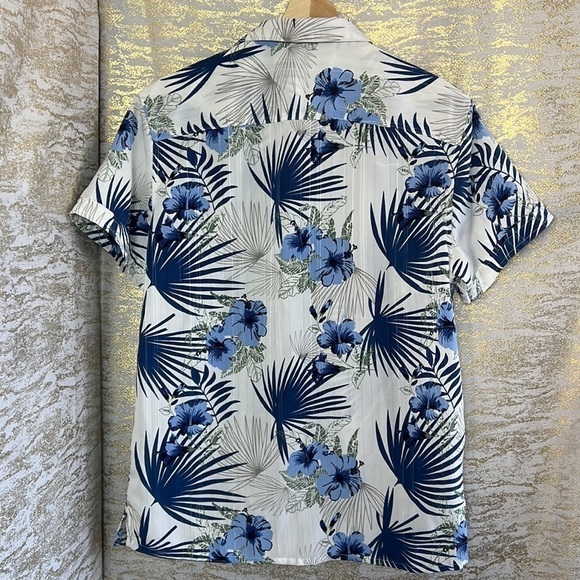 Newport Isle Blue/White Hibiscus Hawaiian Short Sleeve Button Up Shirt Size S - Picture 7 of 12